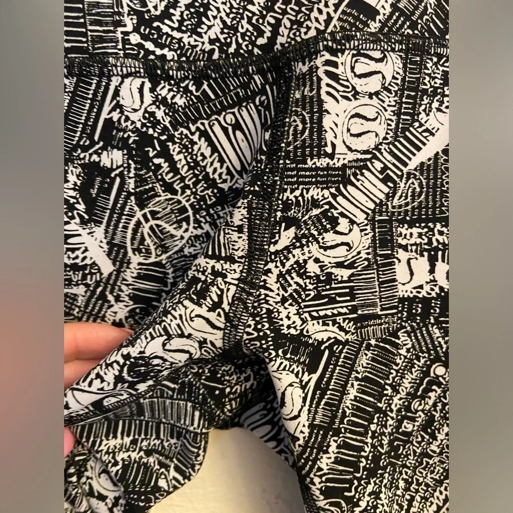 Lululemon legging wunder train with lululemon logo